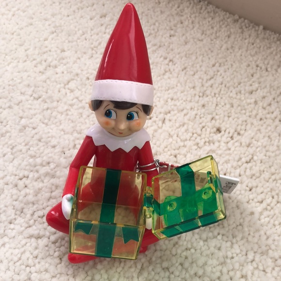 Elf on the Shelf hardcover book and candy holding elf - Picture 11 of 11